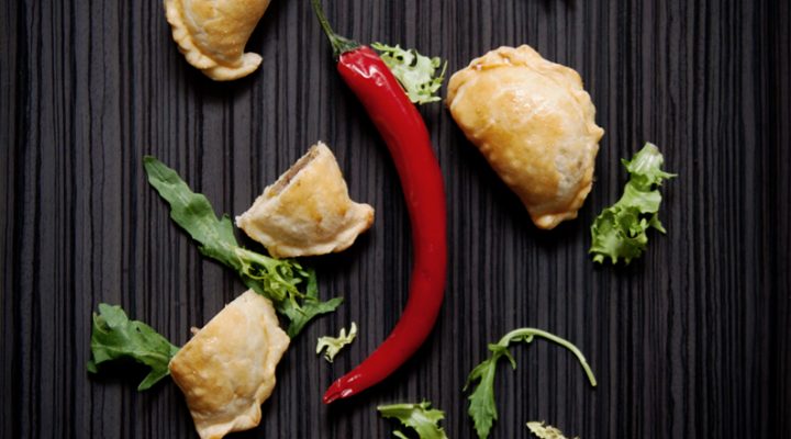 Empanadas – pieczone pierogi z indykiem i warzywami